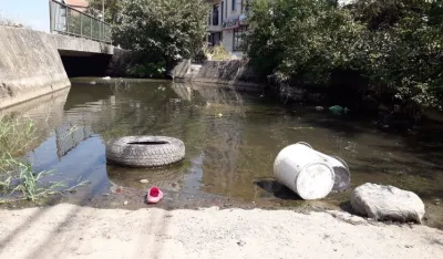 Nga nj&euml; oaz&euml; natyrore, Urrela &euml;sht&euml; b&euml;r&euml; deponi e l&euml;vizshme &ndash; anket&euml;