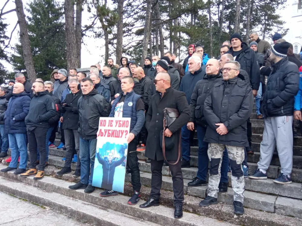 (ВИДЕО) Због нерасвjетљавања убиства Љубише Мрдака у Никшићу нови протест