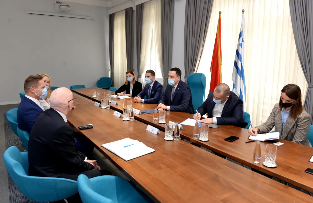 Финци размишљају о производњи контејнера у Подгорици