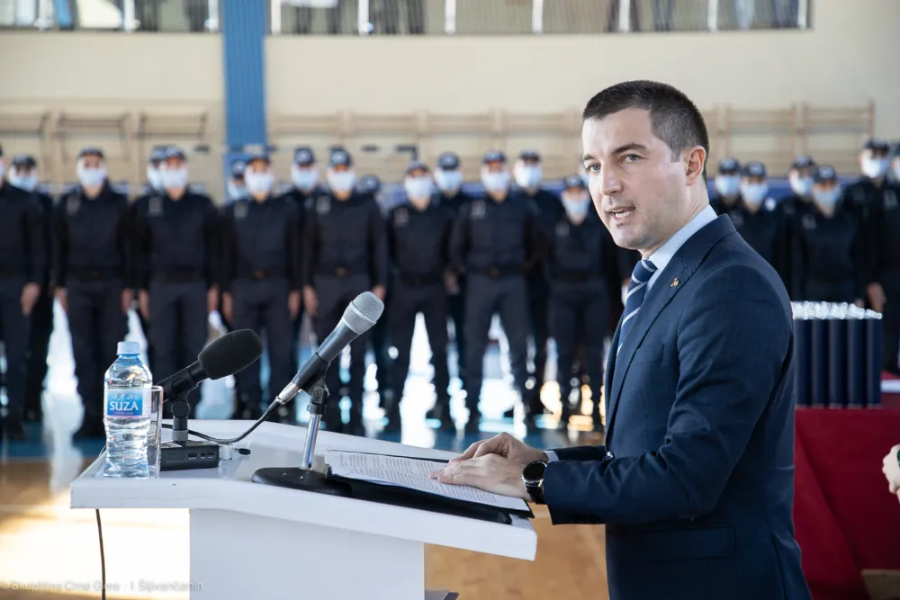 Бечић полазницима Полицијске академије: Честитке вама који служите својој домовини