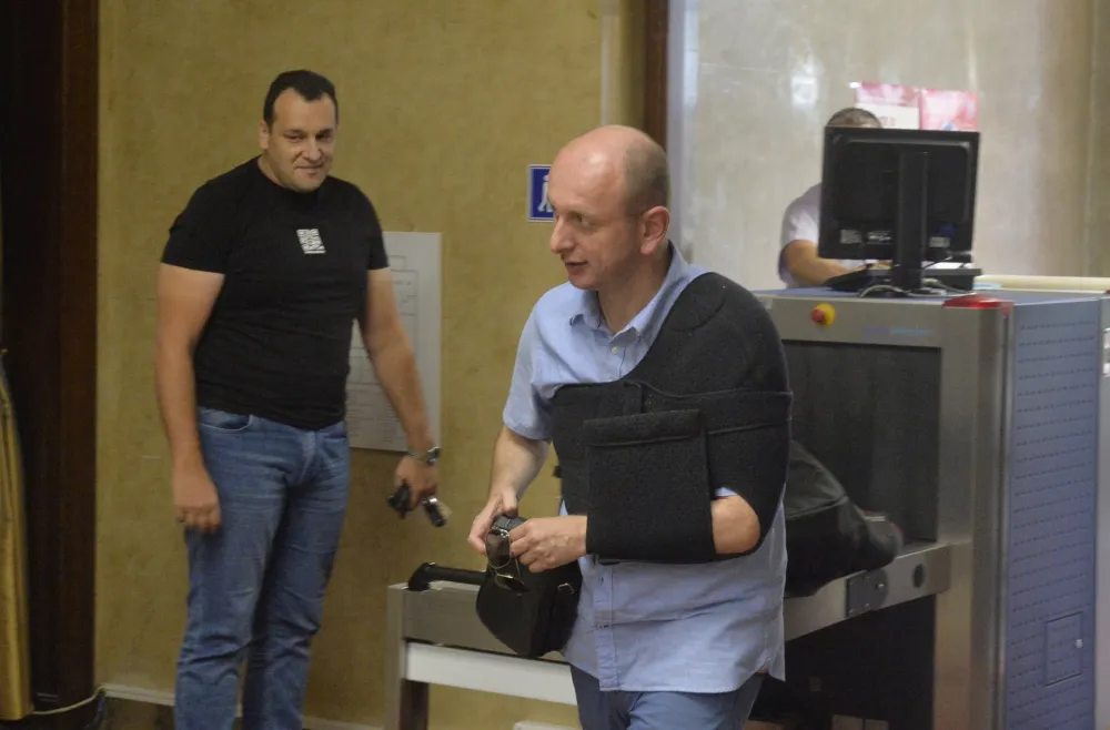 Кнежевић оперисан у Београду, биће одсутан из политике неко вријеме