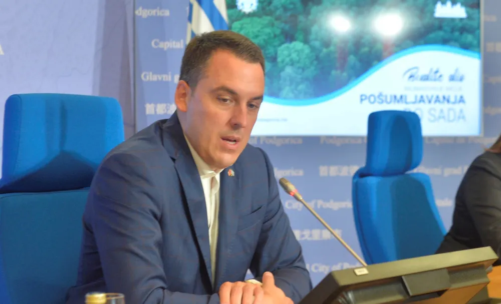Вуковић о амандману ДФ-а: Адвекватна реакција на циркус аморалног продавца магле
