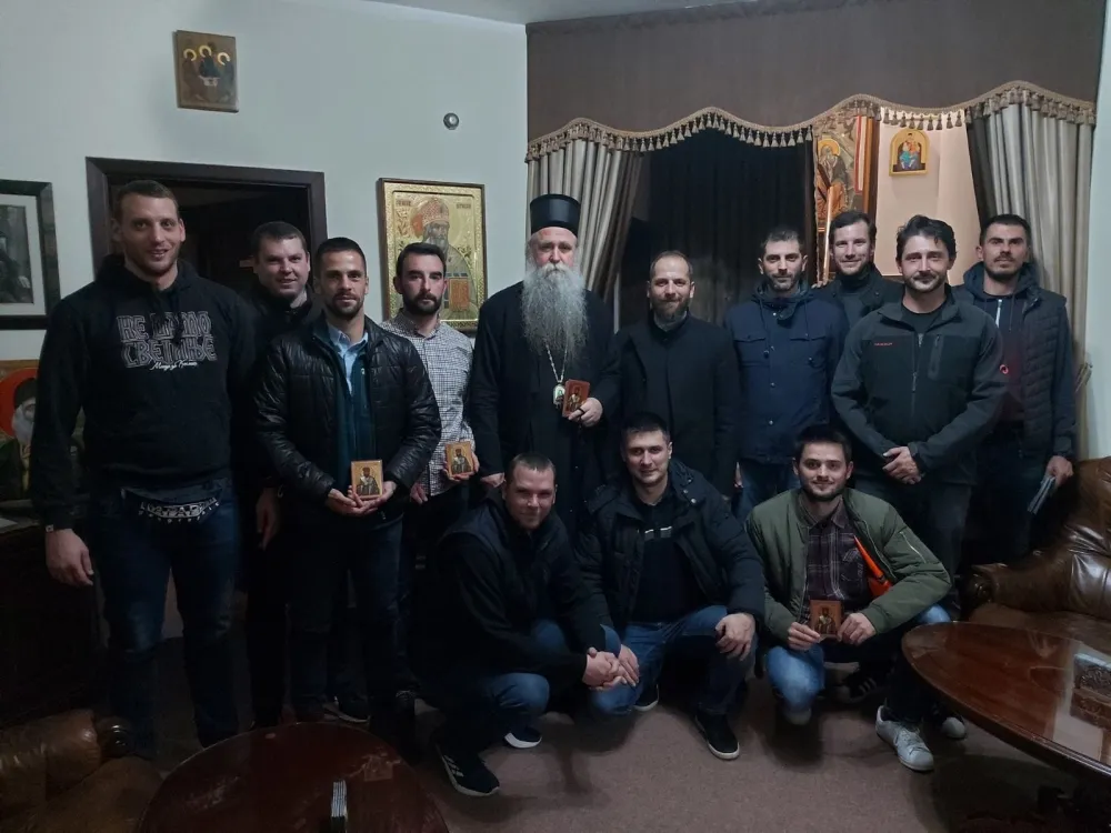 Акција Младих за Космет: Скупљају новац за угрожене и народне кухиње
