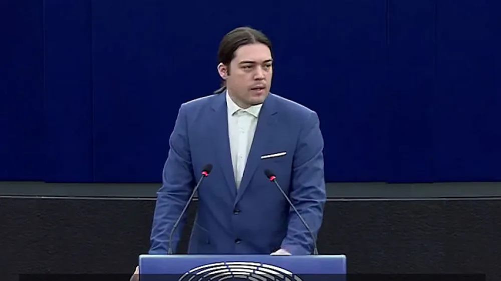 (ВИДЕО) Хрватски посланик у ЕП о литијуму: Вучић је конобар, а Србија је шведски сто
