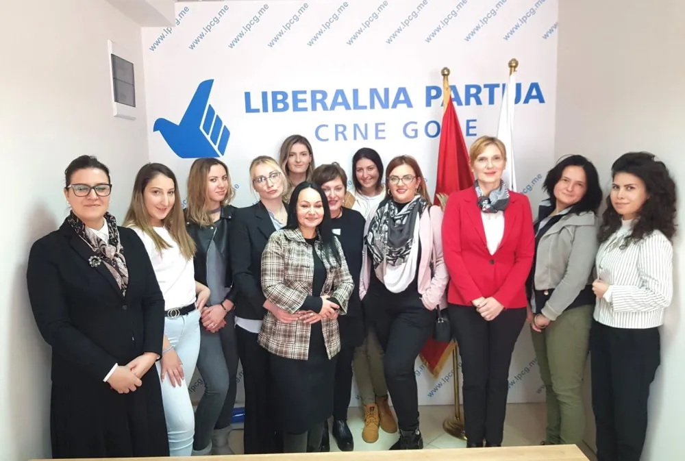 Поповић дао подршку женама да што активније учествују у политичкој сфери