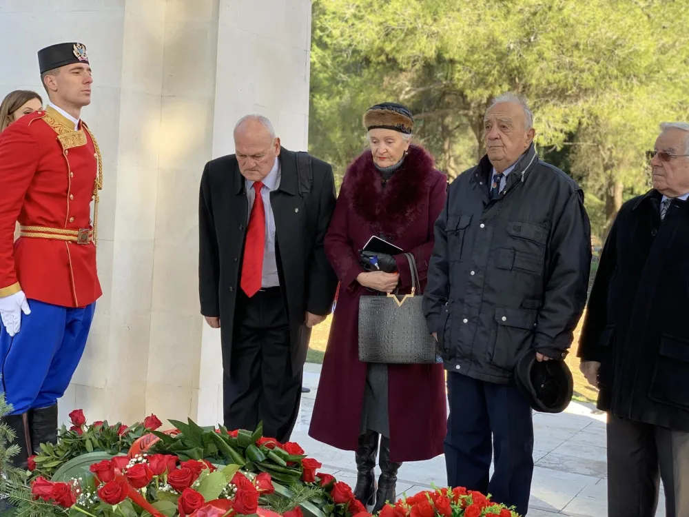 Прослава Дана ослобођења Подгорице: Борачка организациjа посjетила споменик на Горици