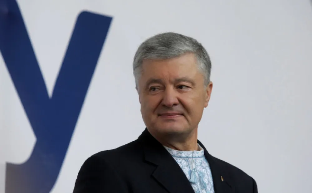 Порошенка осумњичили за издају земље, он брже боље напустио Украјину