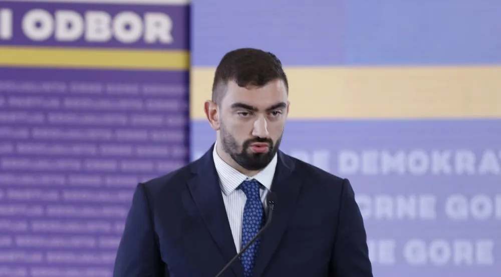 Кликовац: Милатовић, кад jе упропастио економиjу, сад би да се бави и политиком