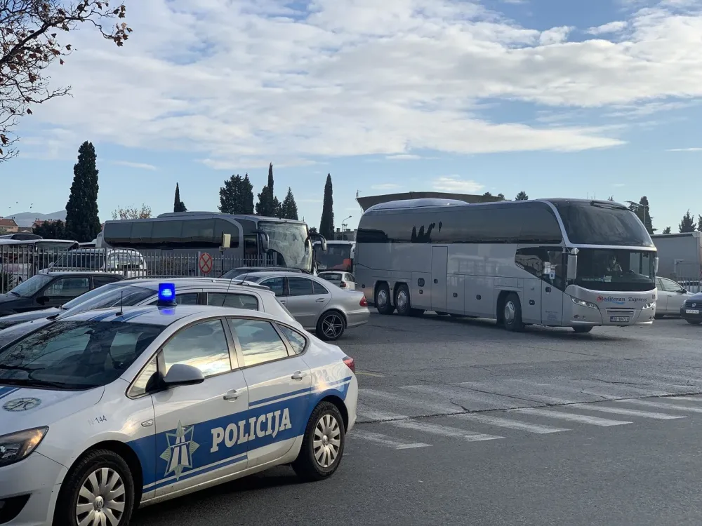 (ФОТО-ВИДЕО) Аутопревозници министарствима дали рок: Занима их када ће бити исплаћен остатак рата