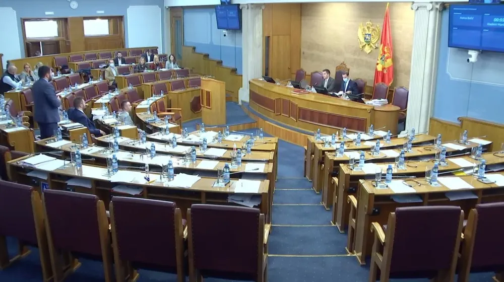 (ВИДЕО) Вуксановић Станковић: Спајић обесмислио и Деда Мраза, њему и Милатовићу узети пасоше