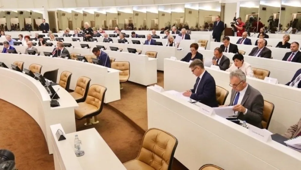 Шмит писао посланицима РС да пониште одлуку о надлежностима: "Игра" на карту њемачког покајања геноцида