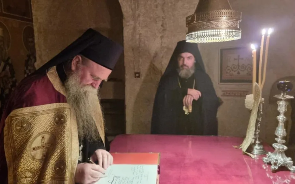 Митрополит Јоаникије: Божији благослов је кад се народ са епископима и свештеницима обједини око светиња