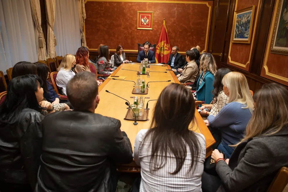 Усвојен амандман Праве ЦГ: Асистенти у настави се могу запослити на неодређено вријеме