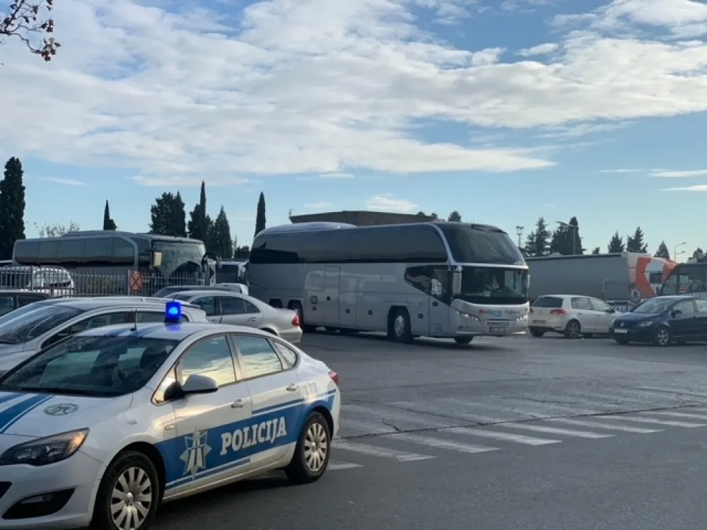 Аутобуски превозници добили паре, одложили протесте