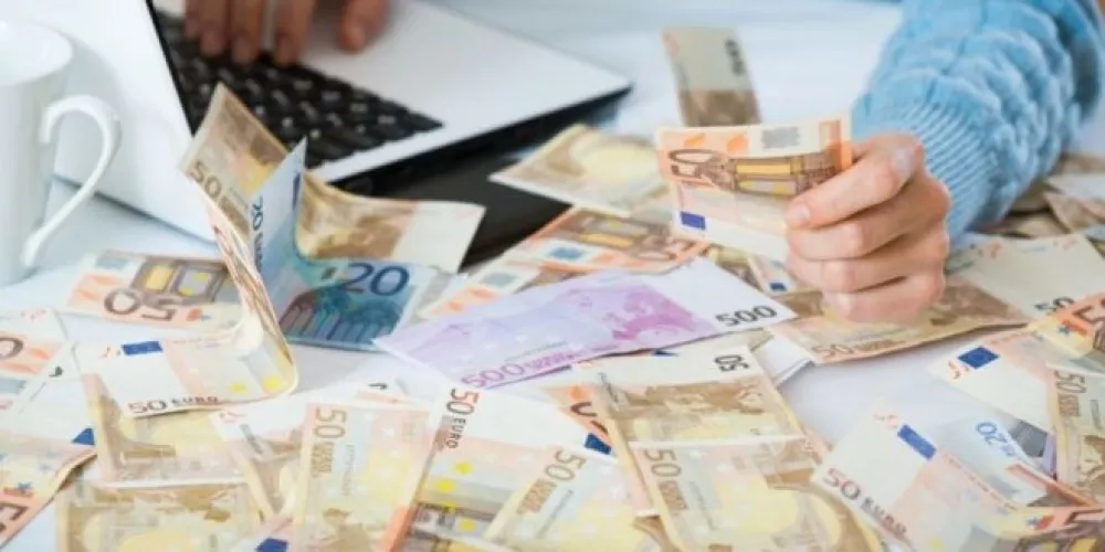 Посланици подржали: Минимална зарада од јануара 450 еура