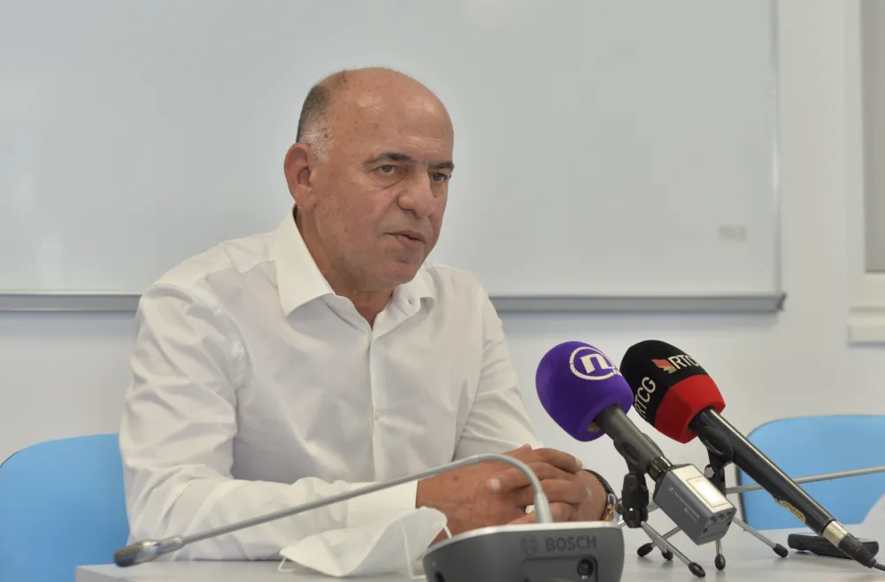 Директор Дома здравља Ераковића и Абдића назвао Миловим папагајима