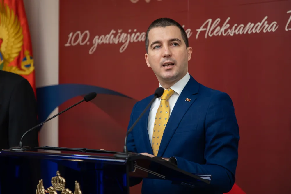 (ВИДЕО) Бечић честитао празнике: У наредној години ћемо успјешно градити наш мир