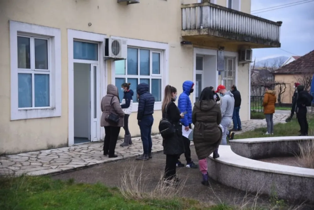 За девет дана 16.285 заражених, пријети раст броја преминулих