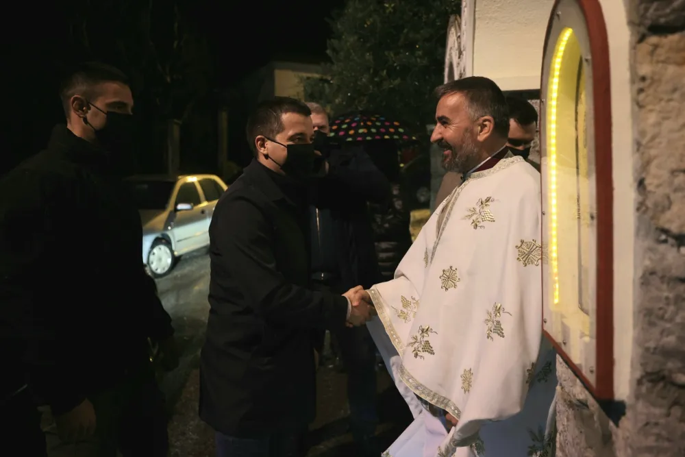 (ВИДЕО) Бечић на поноћној литургији: Молим се за напредак Црне Горе