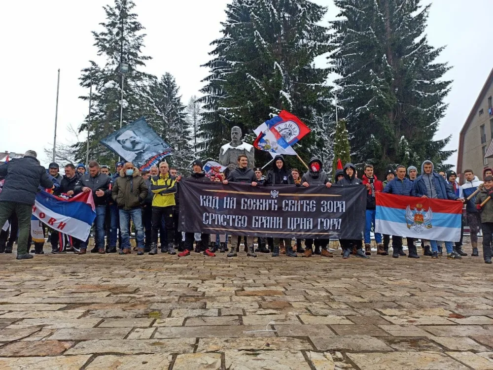 Мојковачки марш на Бојну њиву: Кад на Божић сване зора српство брани Црна Гора