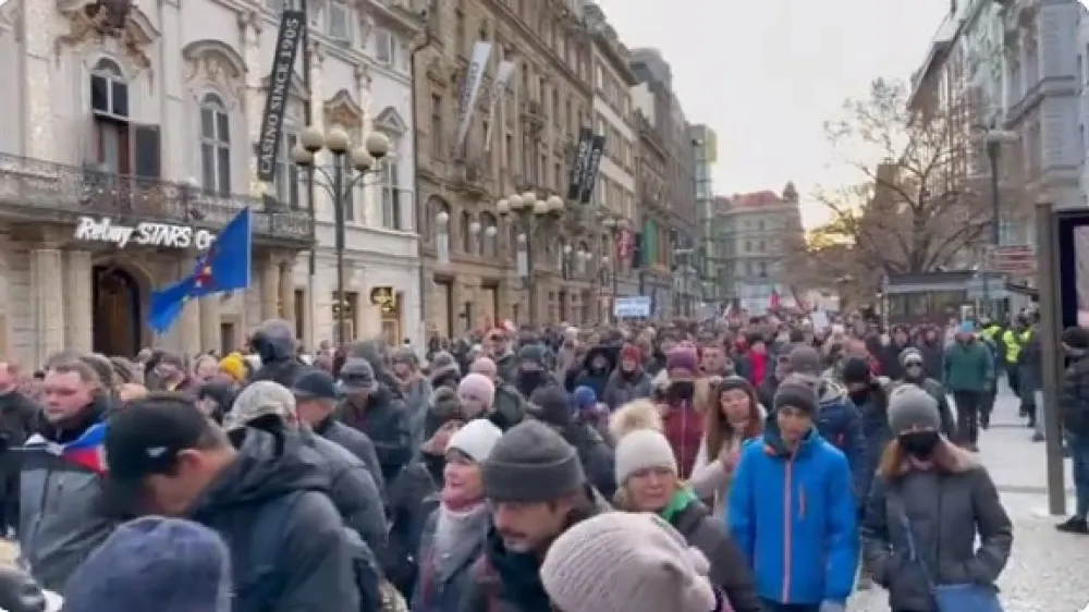 Протести у Прагу због обавезне вакцинациjе