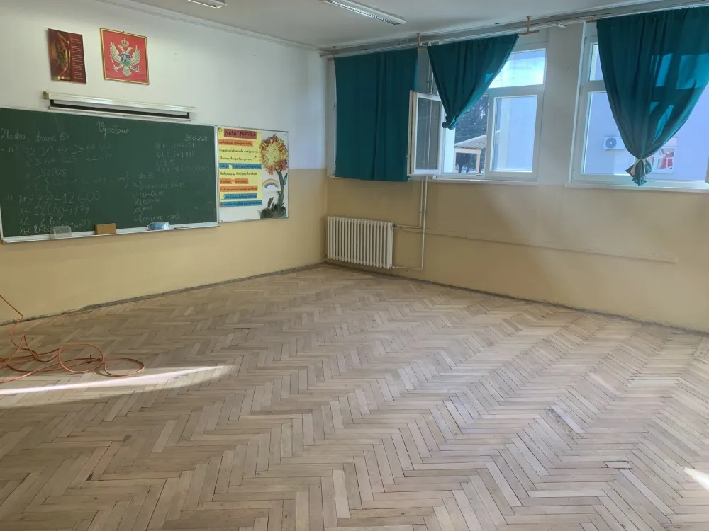 У ОШ "Вук Караџић" санирају осам учионица и салу