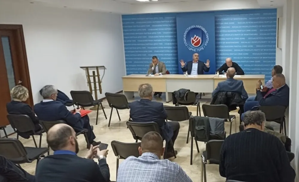 СНП: Мањинска влада једно од могућих рјешења, цијенимо поступак Абазовића