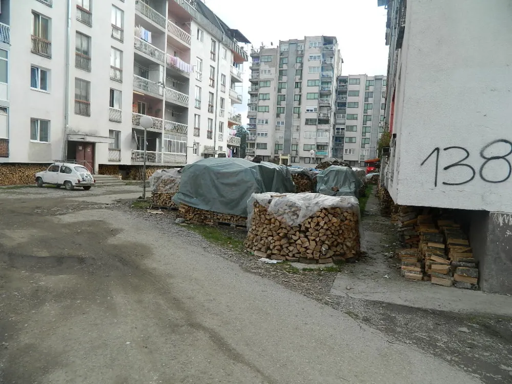 Дрва и даље замјена за централно гријање у Беранама
