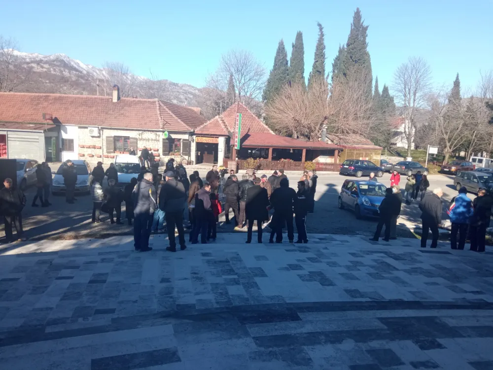 Протест мјештана пјешивачког краја: &bdquo;Не&ldquo; Рециклажном центру у Стубици