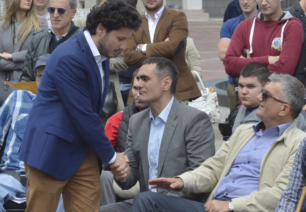 Мањинска влада: Дамјановићу финансије, Лалошевићу просвјета, албанским партијама вањски послови