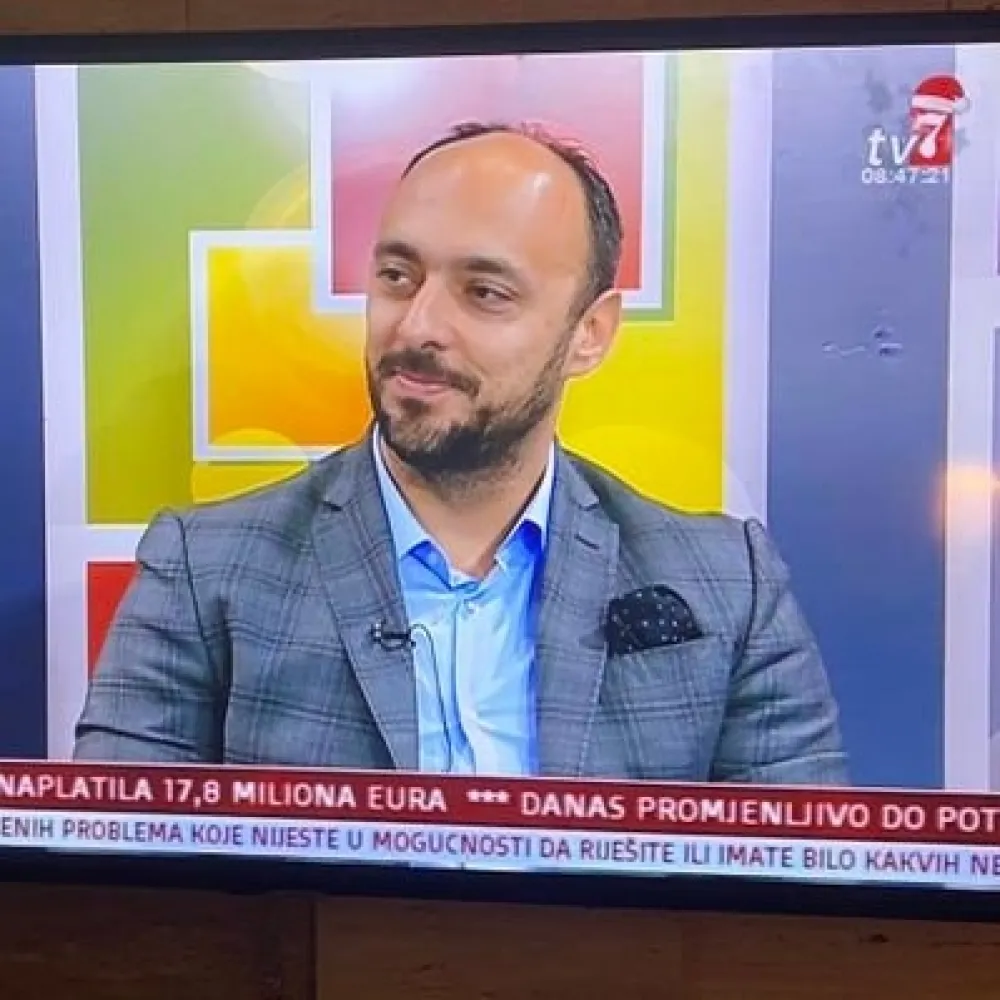 (ВИДЕО) Ракочевић: Надам се да никада више у ЦГ нећемо слушати овако примитивне наступе