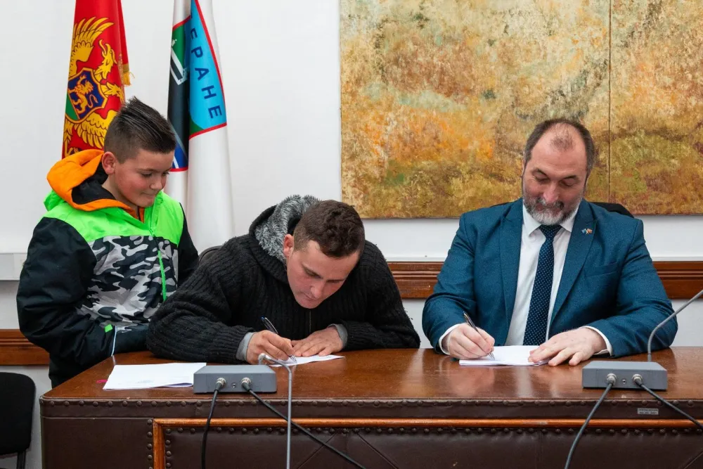 Потписани уговори о додјели подршке пољопривредницима са сјевера
