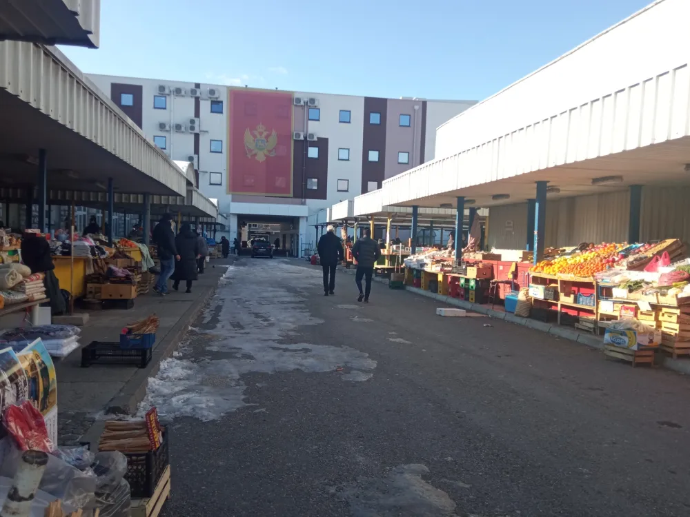 Сива економија крива за празне никшићке пијачне столове