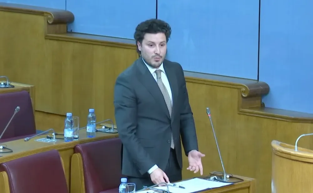 Абазовић вечерас са патријархом Порфиријем