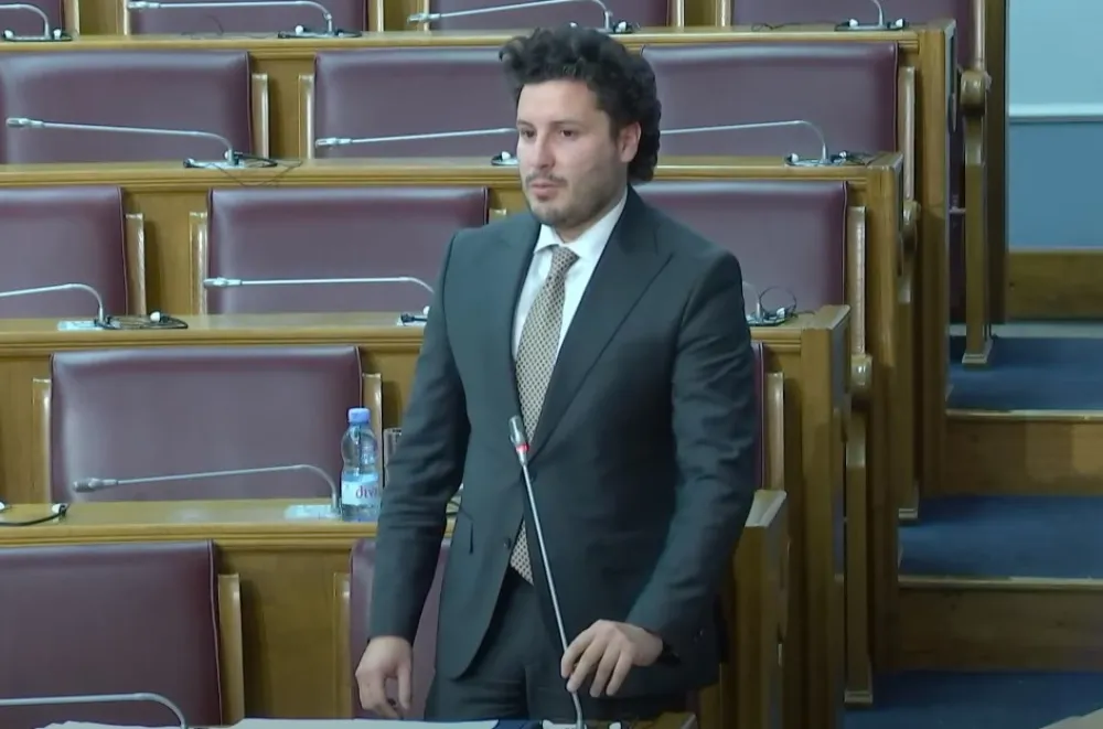 (ВИДЕО) Абазовић рукометашима: Примјер сте како се бори за своју репрезентацију, ми смо земља талената