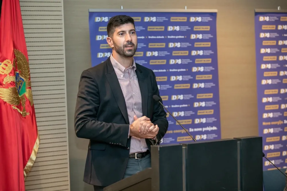 Тичић: Јалови покушај Царевића да поврати уништени рејтинг локалне власти