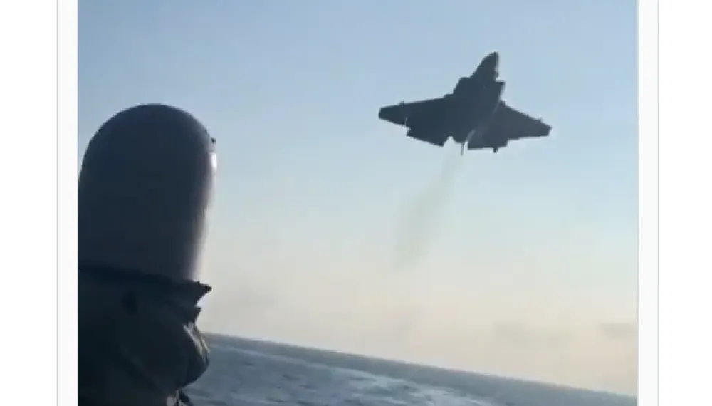 (ВИДЕО) Објављен снимак удара америчког Ф-35Ц од палубу носача авиона