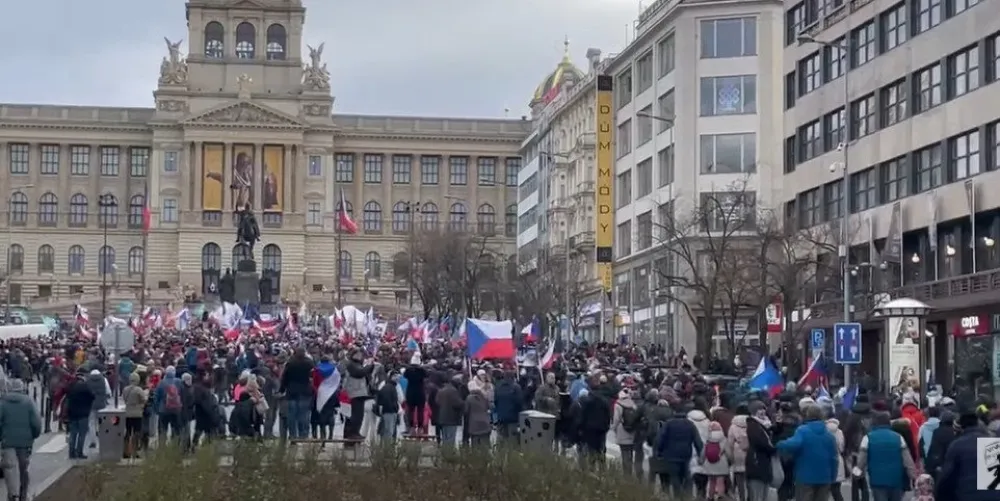 СА ПРОТЕСТА У ПРАГУ
