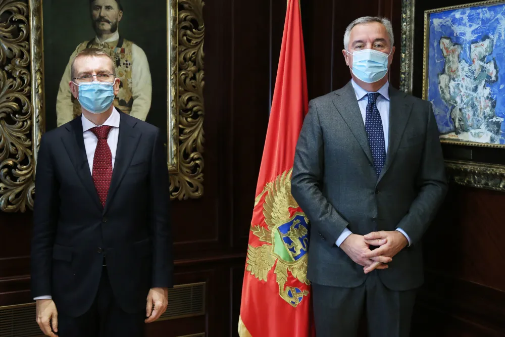 СА СУСРЕТА