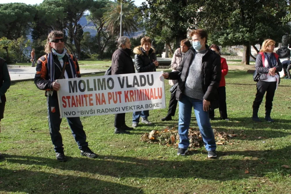 СА ПРОТЕСТА