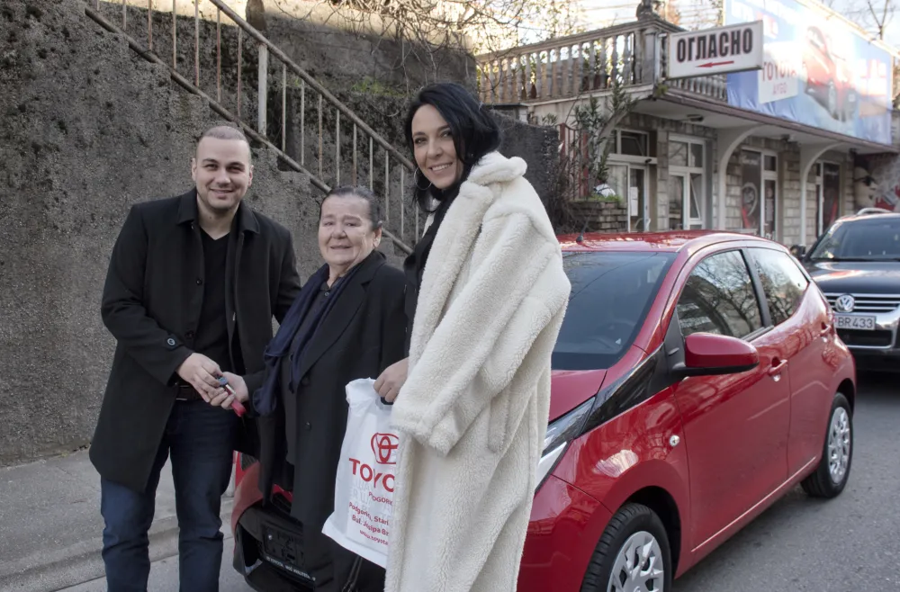 Добитница преузела аутомобил &bdquo;toyota aygo&rdquo;: Стојка Ујкић одвезла награду из &bdquo;Дана&rdquo;