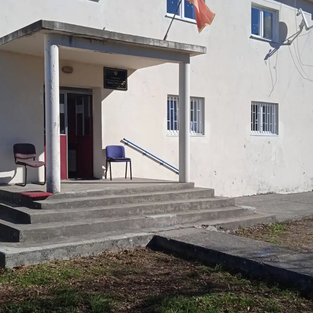 Школа на Ублима мјесецима без расвјете