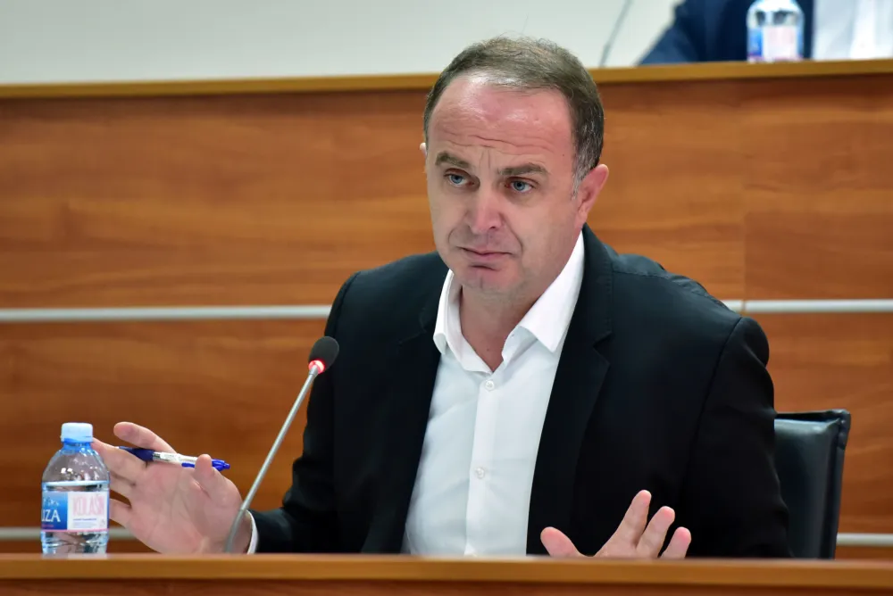 Nik Djeljosaj