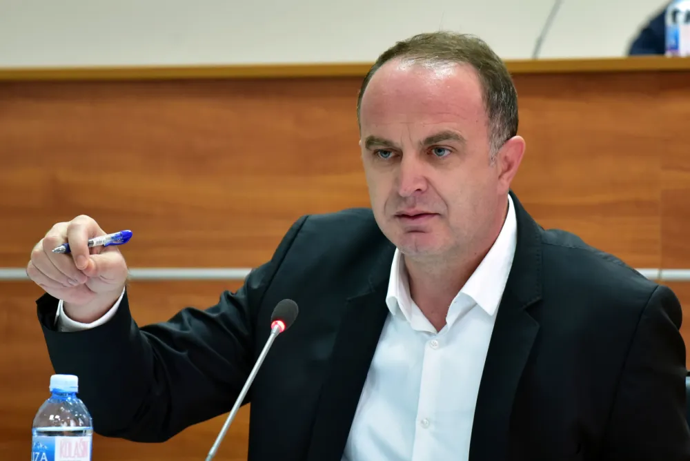 Nik Djeljosaj
