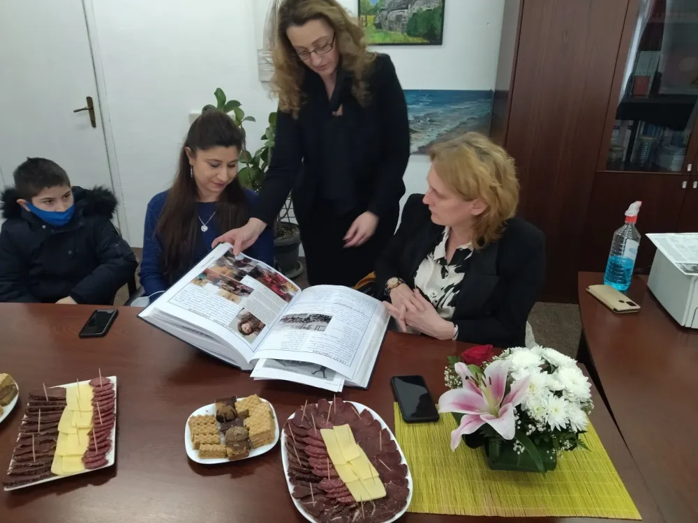 Поклон Елми Шахман за допринос у образовању РЕ дјеце