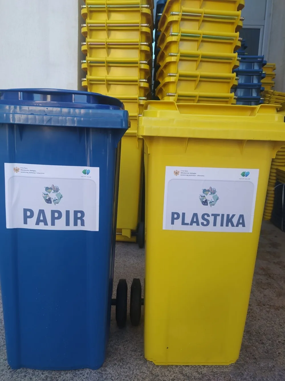 Обезбјеђене канте за сакупљање отпада