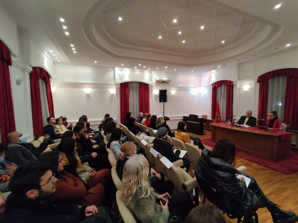 Установити симпозијум критике о писцу Стефану М. Љубиши