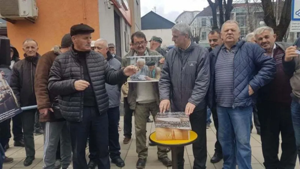 ПЕНЗИОНЕРИ СА СЈЕВЕРА