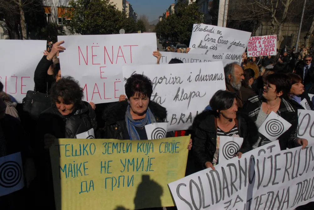 Данас истиче рок за пријаву за примања по основу материнства: Три иницијативе оспоравају право 15 хиљада мајки