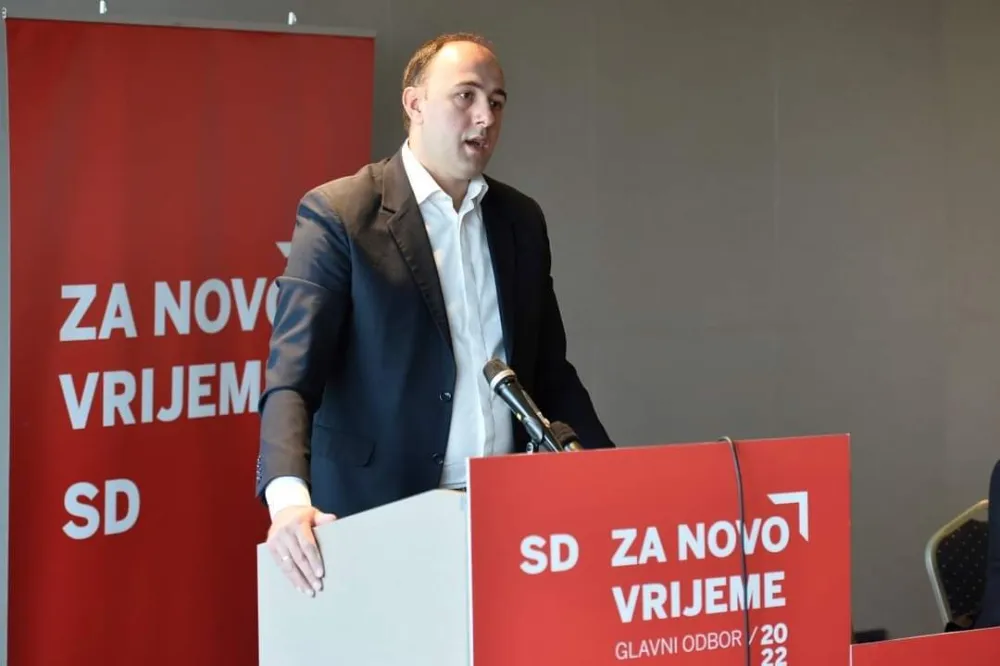 ДАНИЛО ОРЛАНДИЋ
